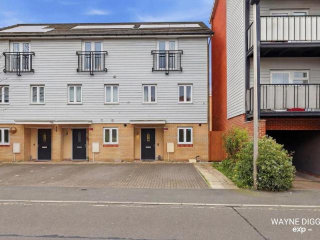 3 bedroom end of terrace house for sale