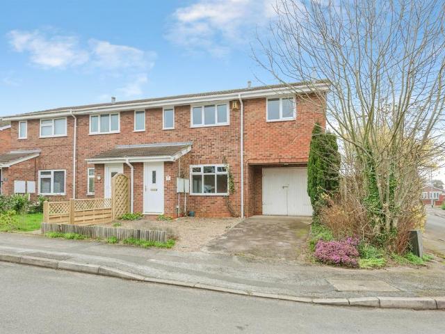 3 bedroom end of terrace house for sale