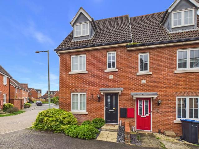 3 bedroom end of terrace house for sale
