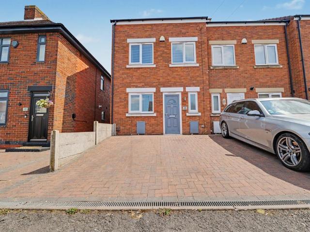 3 bedroom end of terrace house for sale