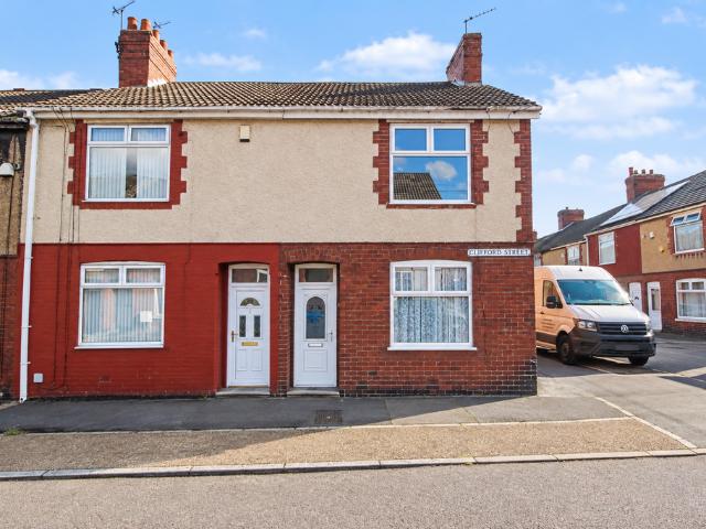 3 bedroom end of terrace house for sale