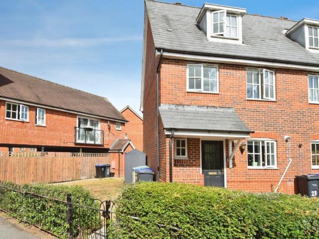 3 bedroom end of terrace house for sale