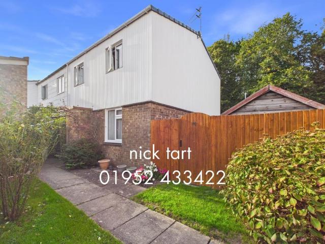 3 bedroom end of terrace house for sale