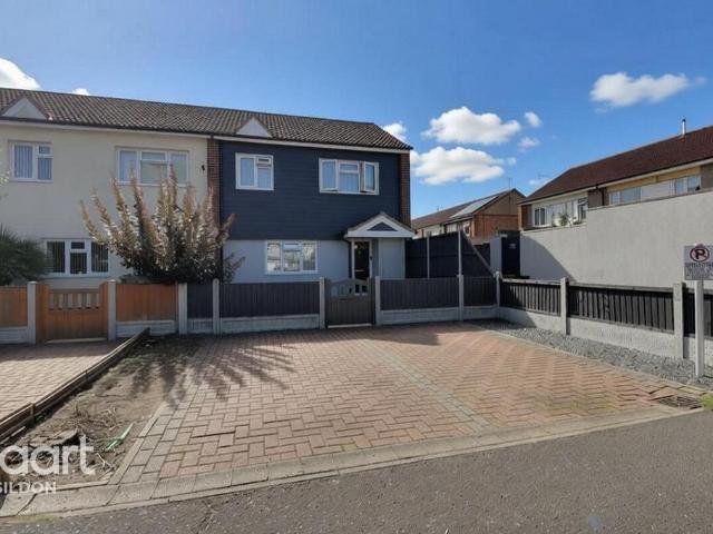 3 bedroom end of terrace house for sale