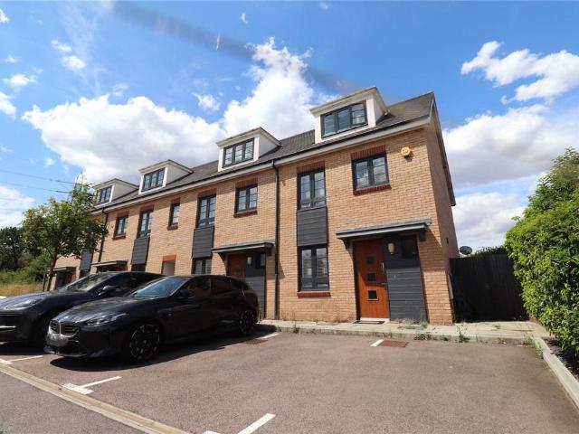 3 bedroom end of terrace house for sale