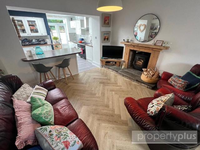 3 bedroom end of terrace house for sale
