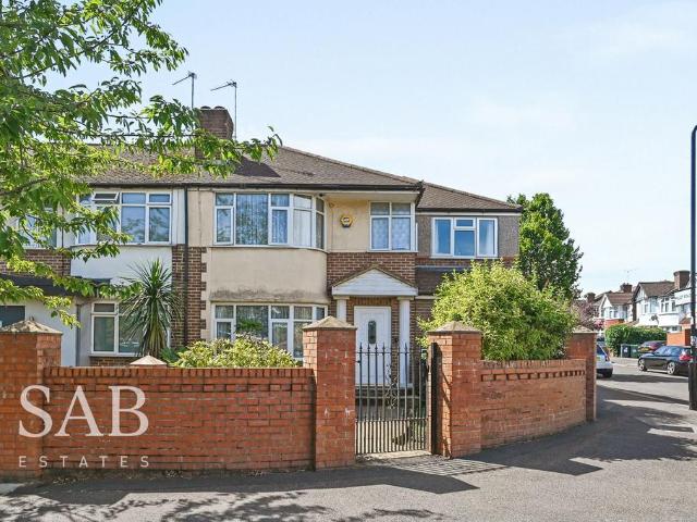 3 bedroom end of terrace house for sale