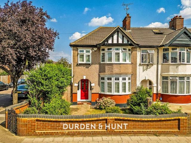 3 bedroom end of terrace house for sale