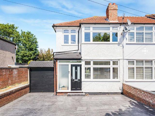 3 bedroom end of terrace house for sale