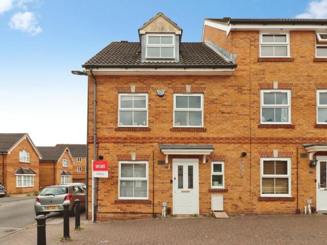3 bedroom end of terrace house for sale