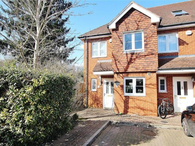 3 bedroom end of terrace house for sale