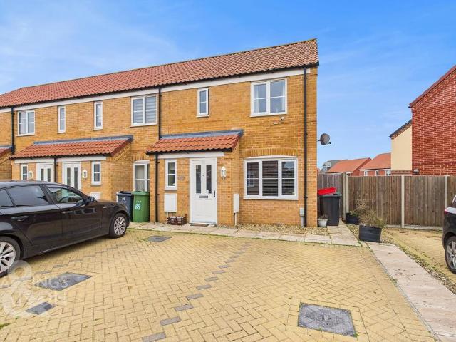 3 bedroom end of terrace house for sale