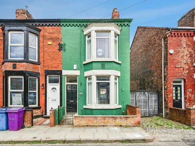 3 bedroom end of terrace house for sale
