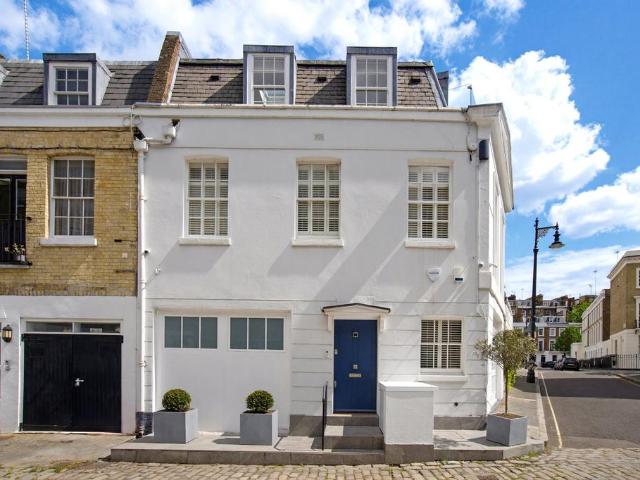 3 bedroom end of terrace house for sale