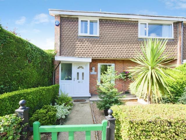 3 bedroom end of terrace house for sale