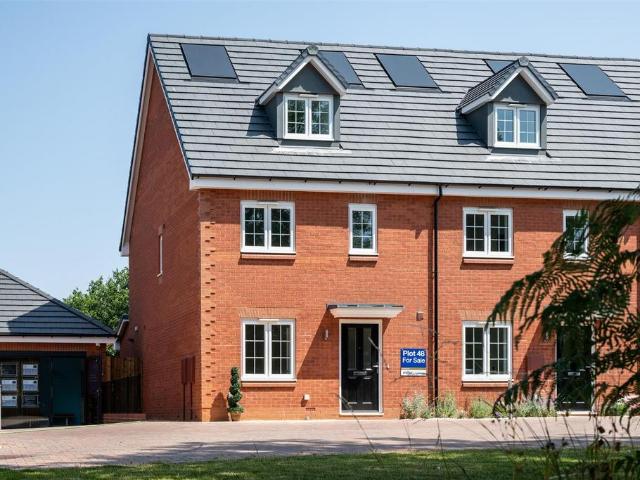 3 bedroom end of terrace house for sale