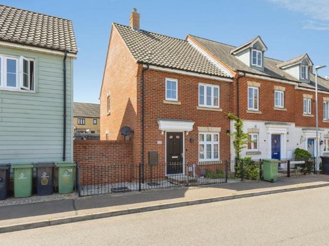 3 bedroom end of terrace house for sale