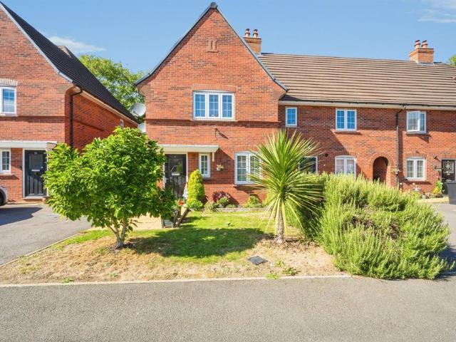 3 bedroom end of terrace house for sale