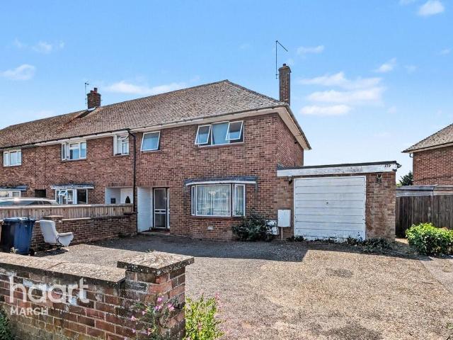 3 bedroom end of terrace house for sale