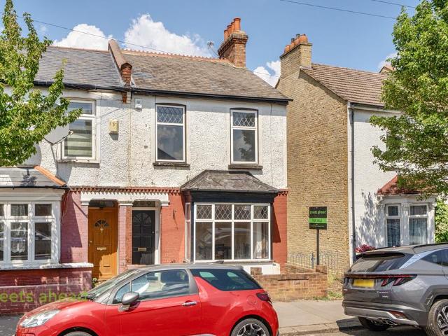 3 bedroom end of terrace house for sale