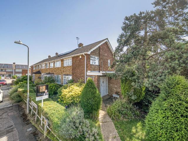 3 bedroom end of terrace house for sale