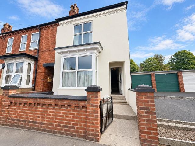 3 bedroom end of terrace house for sale