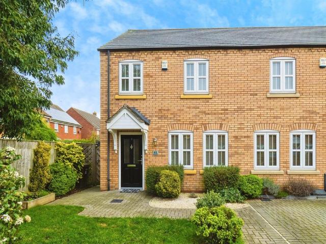 3 bedroom end of terrace house for sale
