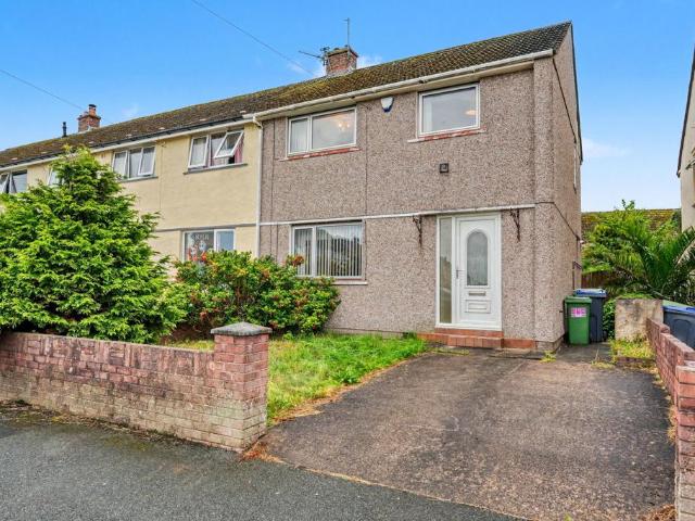 3 bedroom end of terrace house for sale