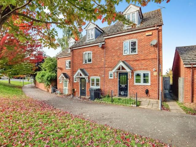 3 bedroom end of terrace house for sale