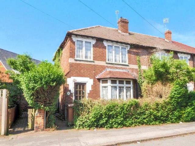 3 bedroom end of terrace house for sale