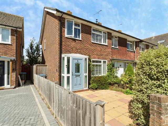 3 bedroom end of terrace house for sale