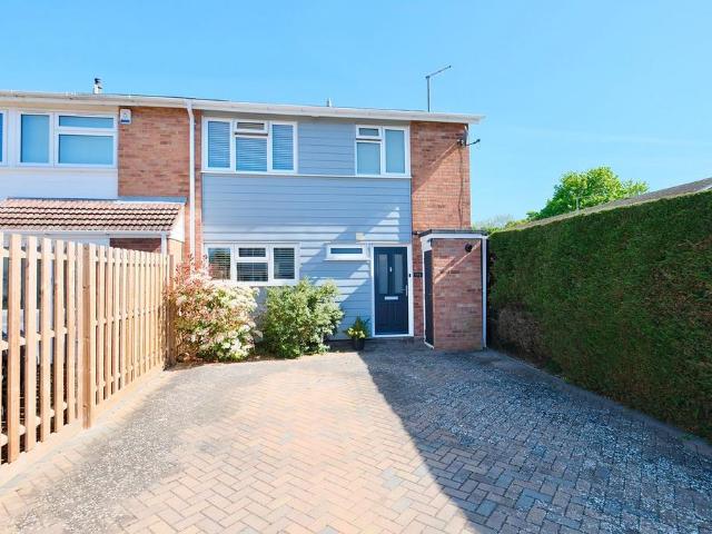 3 bedroom end of terrace house for sale