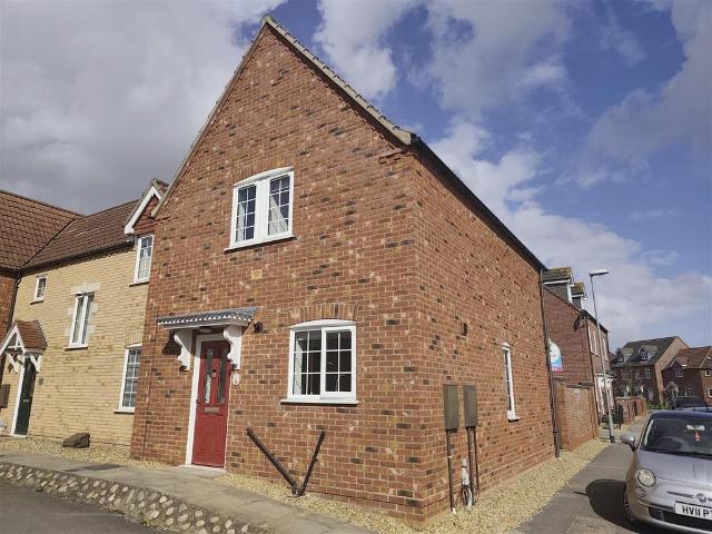 3 bedroom end of terrace house for sale