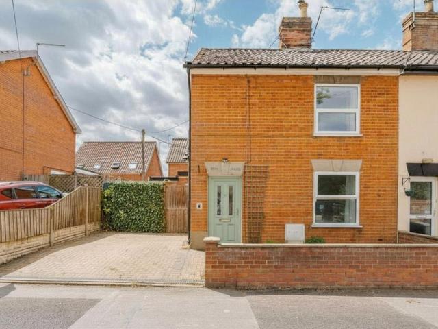 3 bedroom end of terrace house for sale
