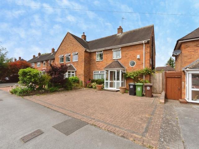 3 bedroom end of terrace house for sale