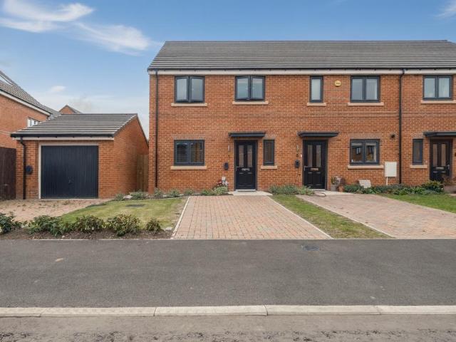 3 bedroom end of terrace house for sale