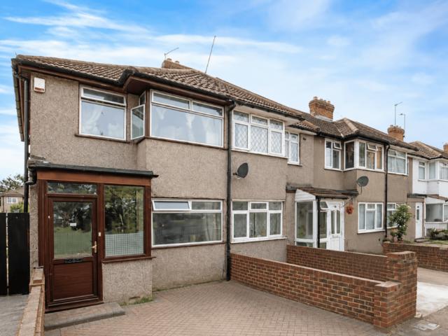 3 bedroom end of terrace house for sale