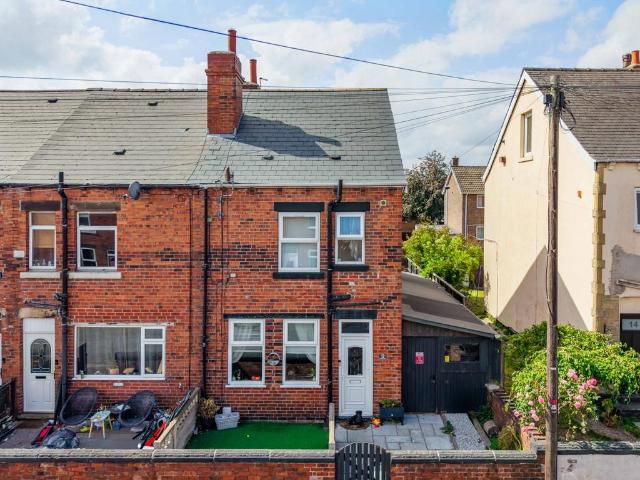 3 bedroom end of terrace house for sale