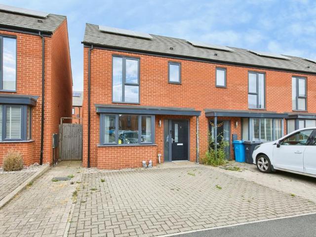 3 bedroom end of terrace house for sale