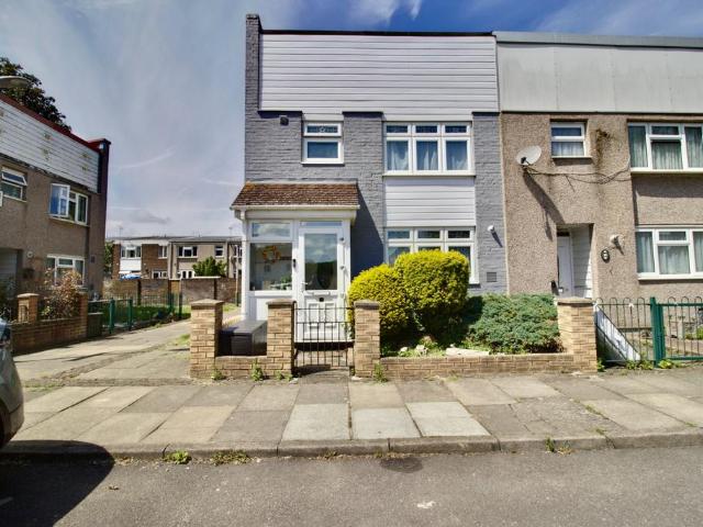 3 bedroom end of terrace house for sale