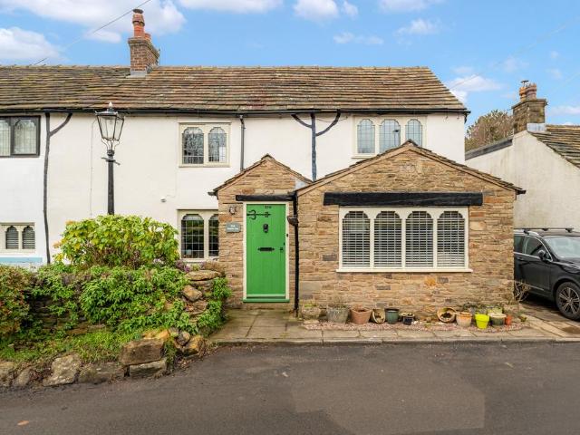 4 bedroom end of terrace house for sale