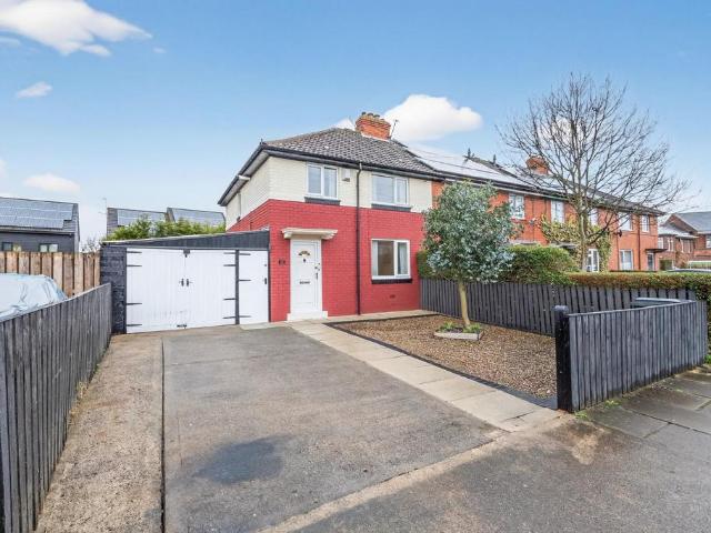 3 bedroom end of terrace house for sale
