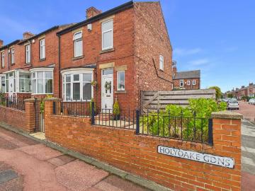 3 bedroom end of terrace house for sale