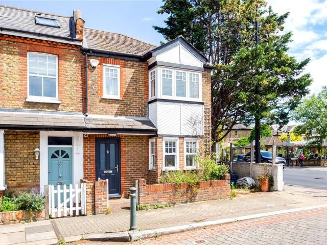 3 bedroom end of terrace house for sale