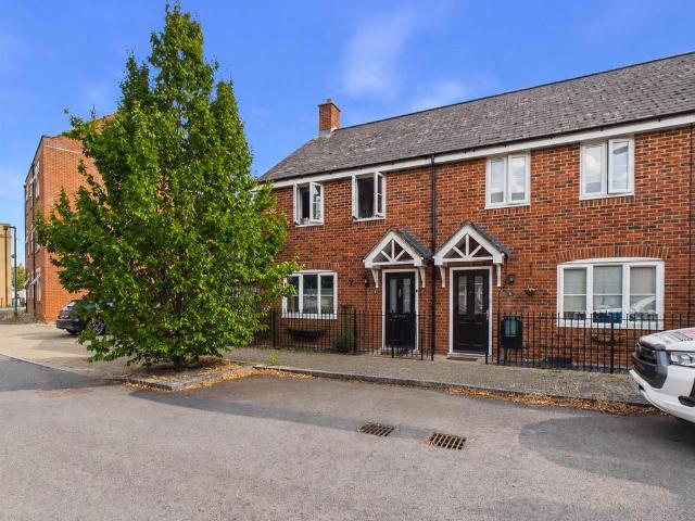 3 bedroom end of terrace house for sale