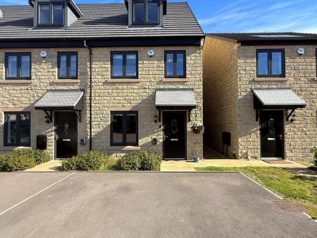 3 bedroom end of terrace house for sale