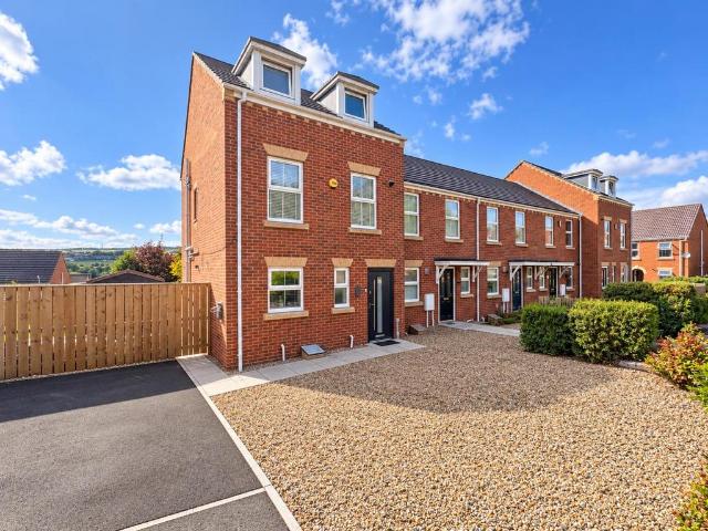3 bedroom end of terrace house for sale