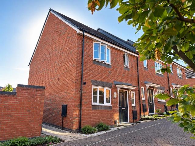 3 bedroom end of terrace house for sale