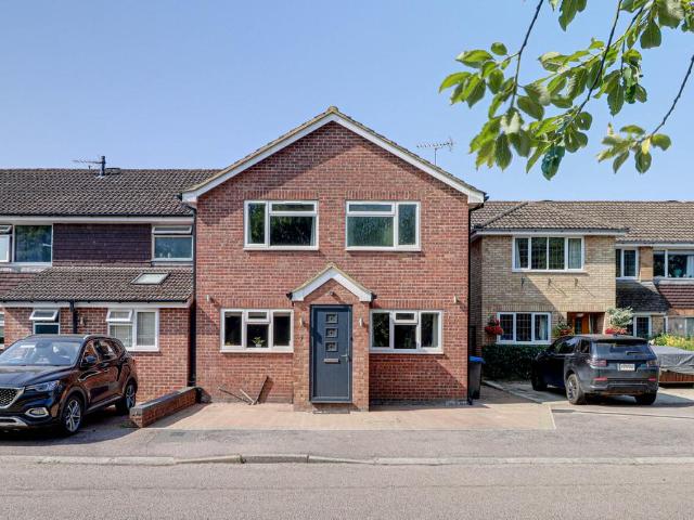 3 bedroom end of terrace house for sale