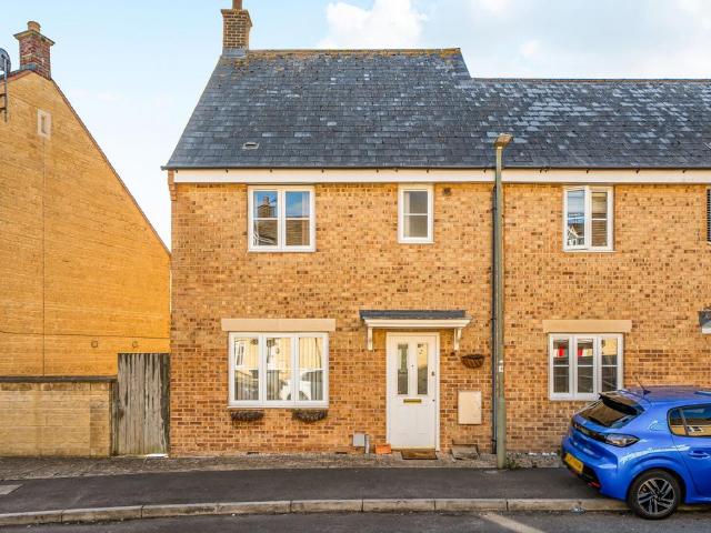 3 bedroom end of terrace house for sale